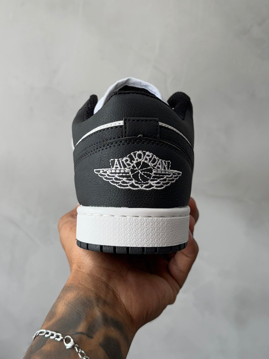Tênis NK Air Jordan 1 Low - Preto/Branco