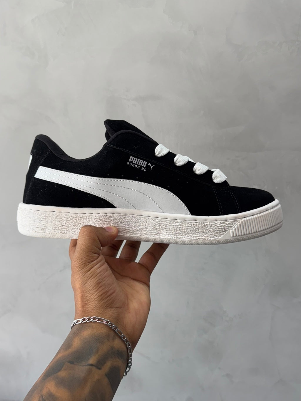 Tênis PM Suede XL - Preto/Branco