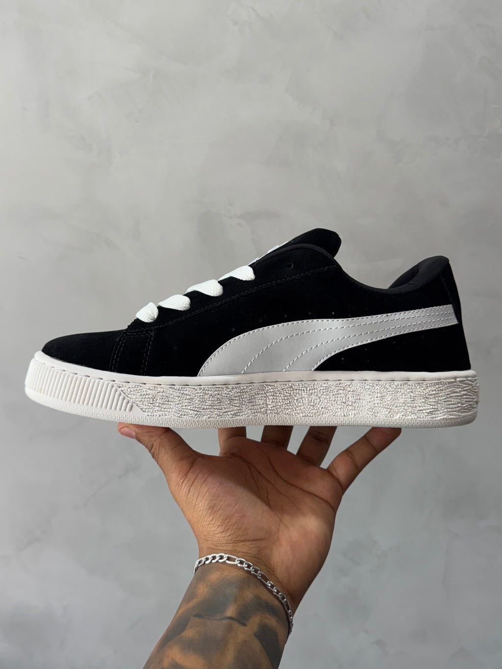 Tênis PM Suede XL - Preto/Branco