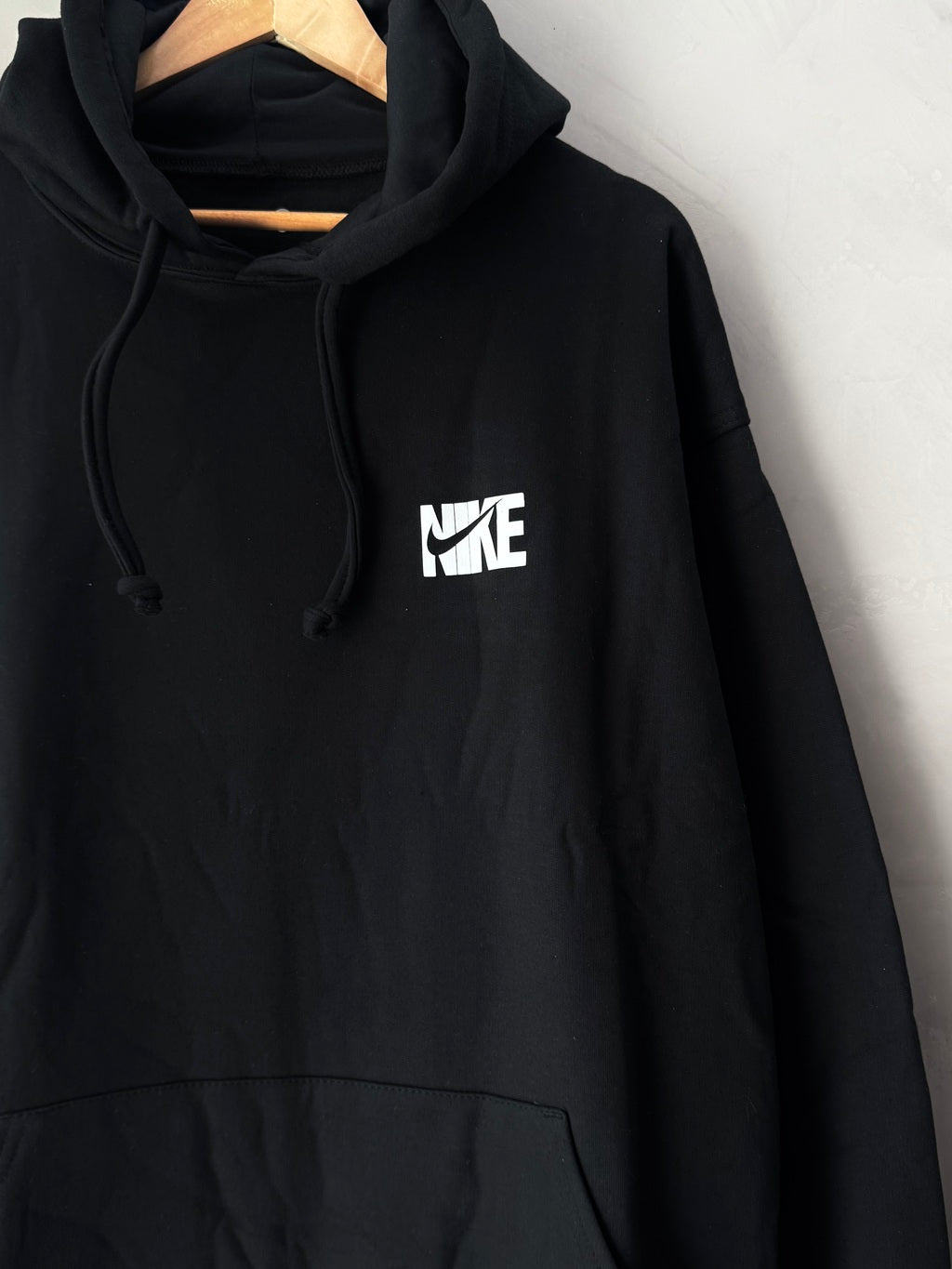 Moletom Canguru Nike - Preto