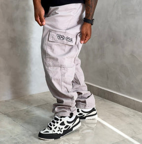Calça Cargo Sarja Com Ajuste na Barra Trip Side (Gelo)