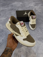 Tênis NK Air Jordan 1 Low Travis Scott Reverse Morcha - Bege/Marrom