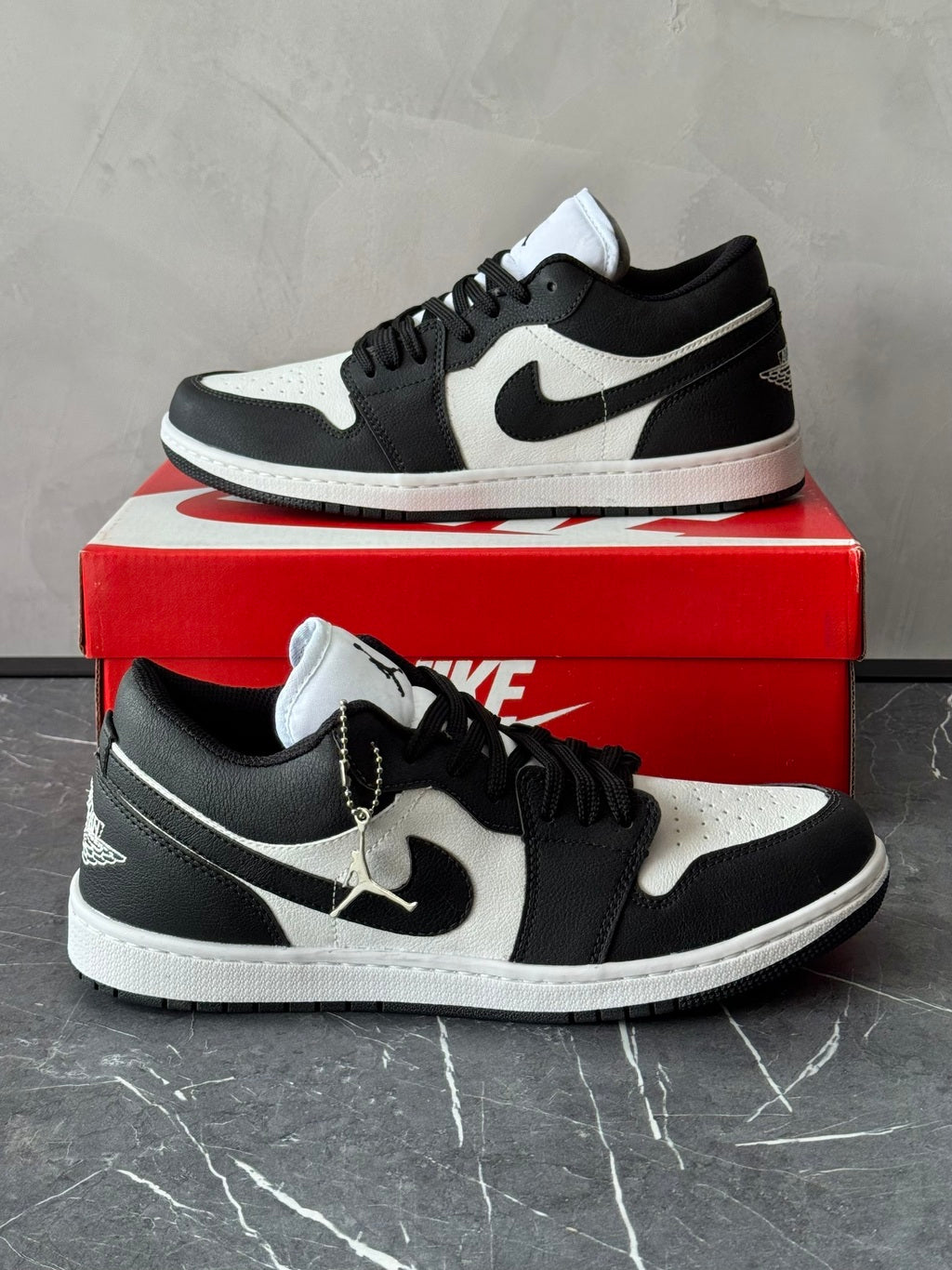 Tênis NK Air Jordan 1 Low - Preto/Branco