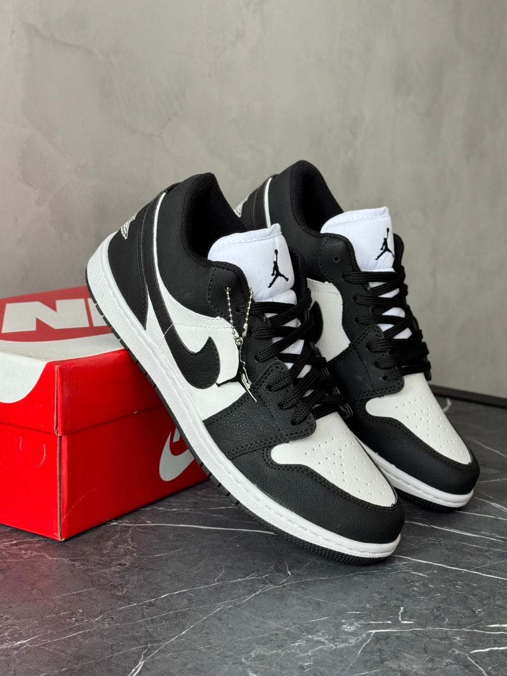 Tênis NK Air Jordan 1 Low - Preto/Branco